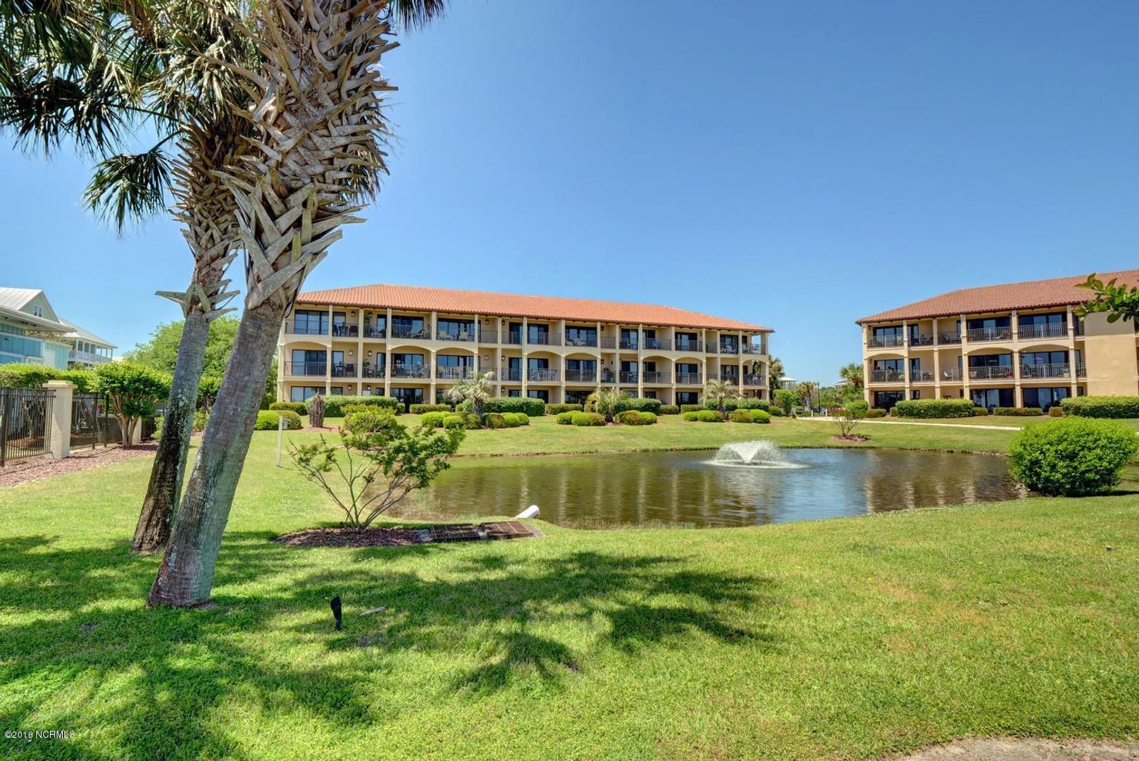 Carolina Beach House: 129 Spencer Farlow Dr