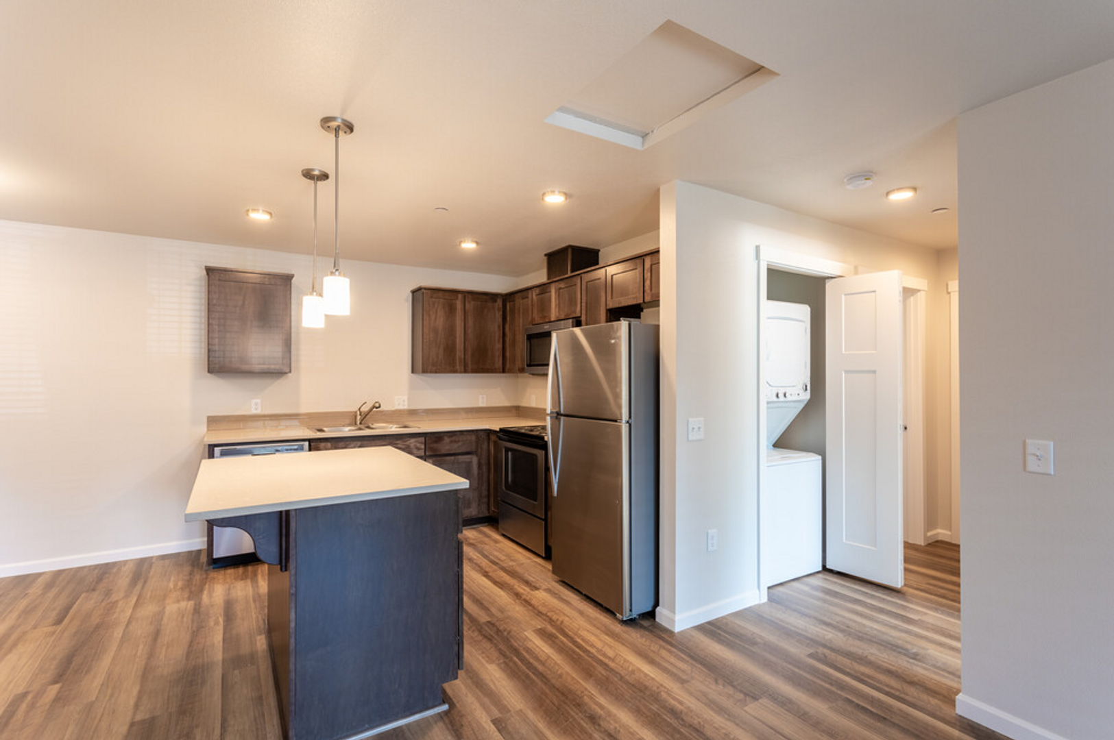 Portland Apartment: 16533 NE Halsey St
