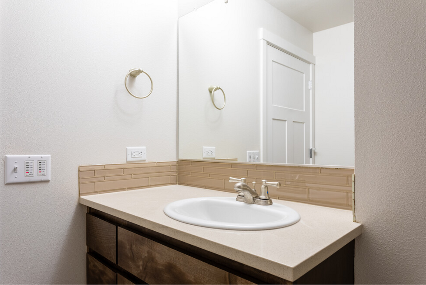 Portland Apartment: 16533 NE Halsey St