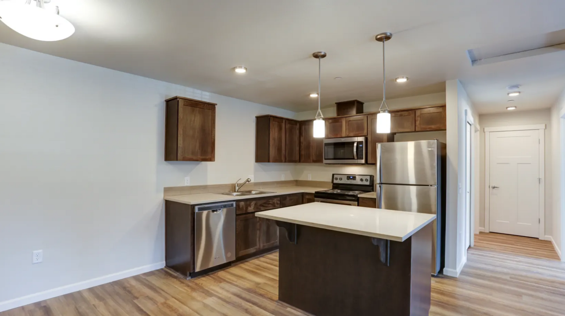 Portland Apartment: 16533 NE Halsey St