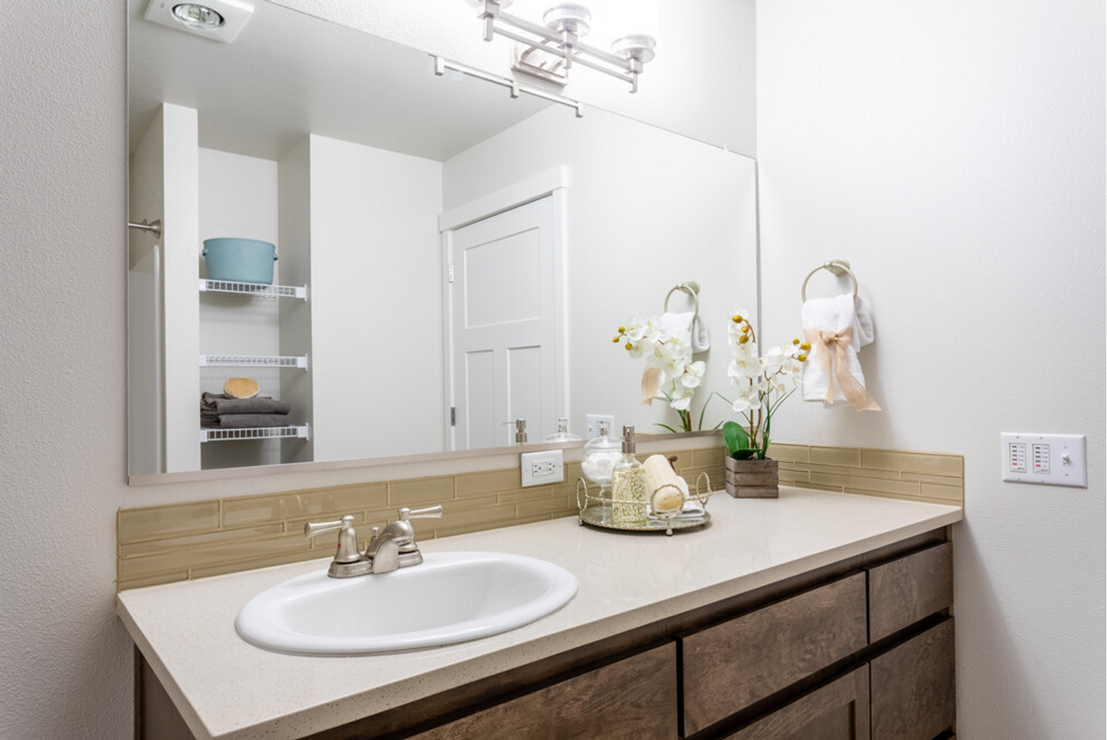 Portland Apartment: 16533 NE Halsey St