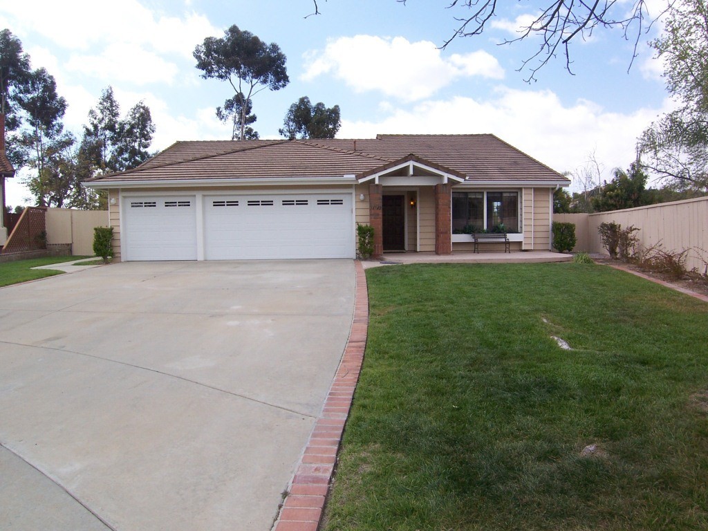 Poway House: 14742 Shadowbrook Ct