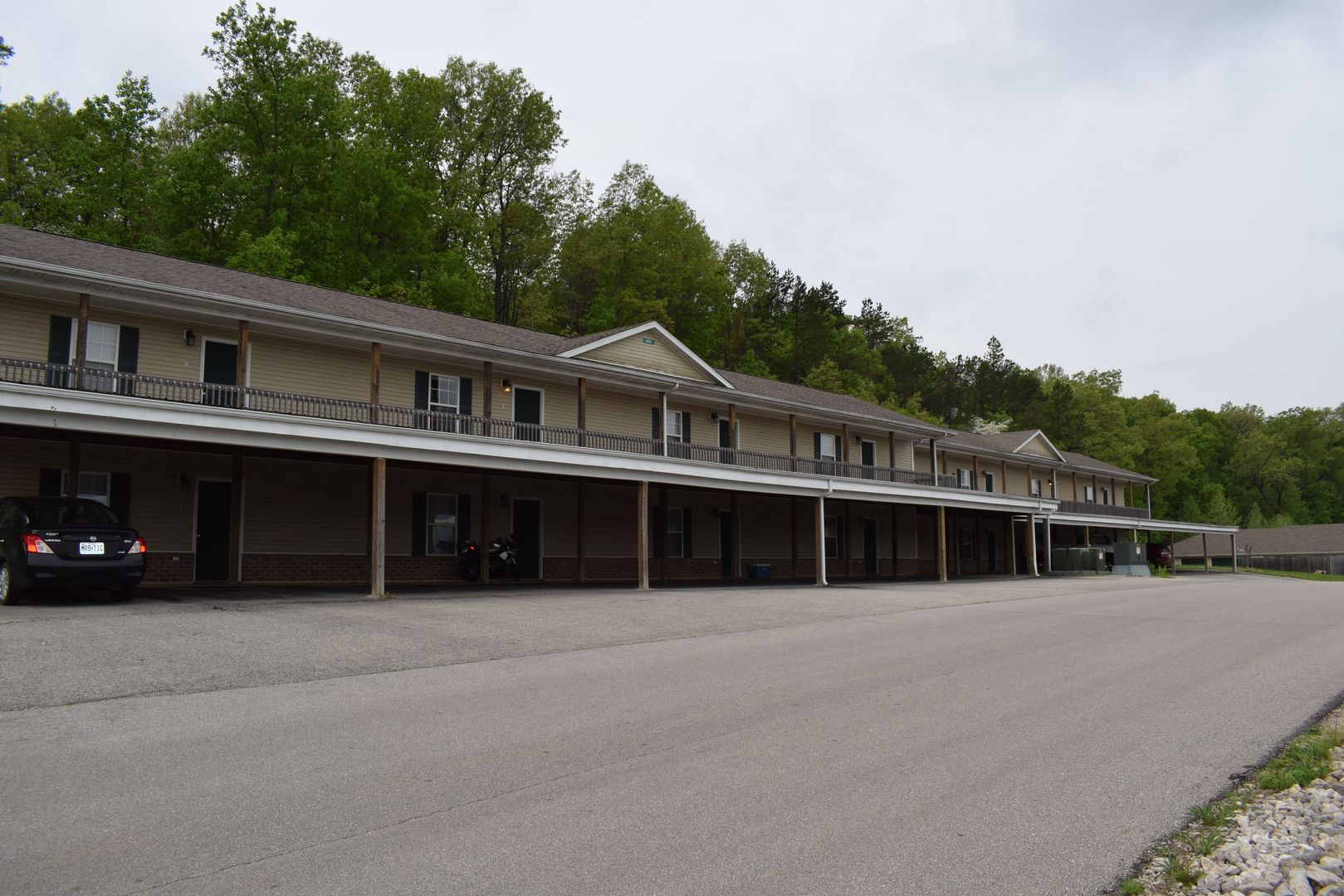 St. Robert Apartment: 16711 Hunters Ridge