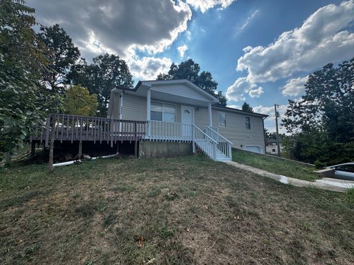 3 Bedroom 2 Bathroom Home with Semi-Finished Basement! – photo 1