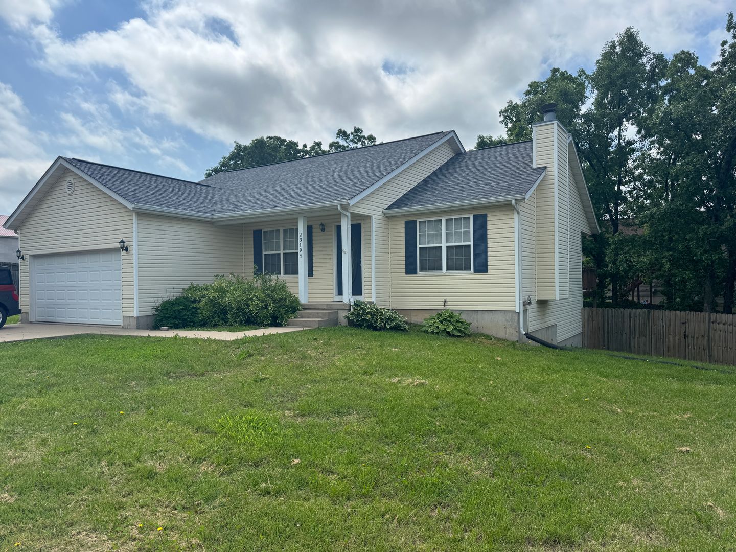 Waynesville House: 23194 Redeem Ln