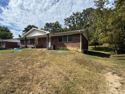 2 Bedroom, 1 Bathroom Duplex with a Basement
