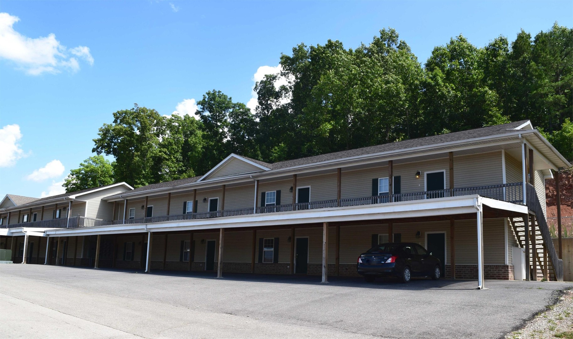 St. Robert Apartment: 16831 Hunters Ridge