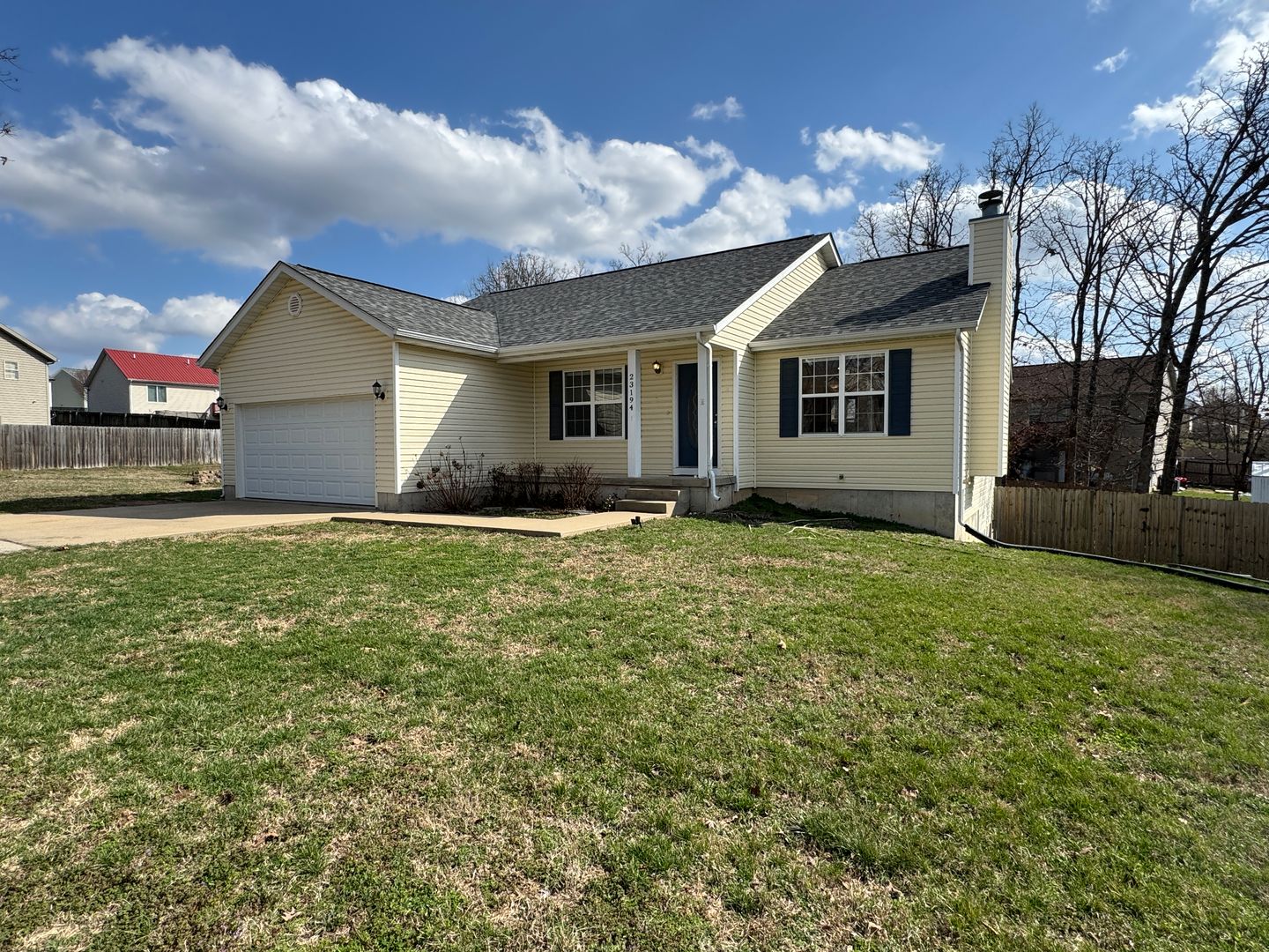 Waynesville House: 23194 Redeem Ln