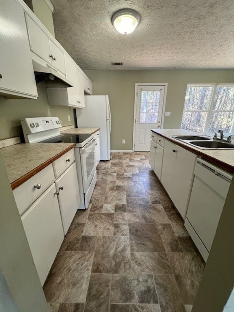 1243 Northview Ext. 4 of 11