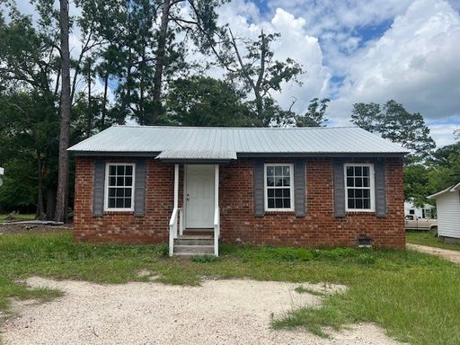 2 Bedroom, 1 Bathroom Home