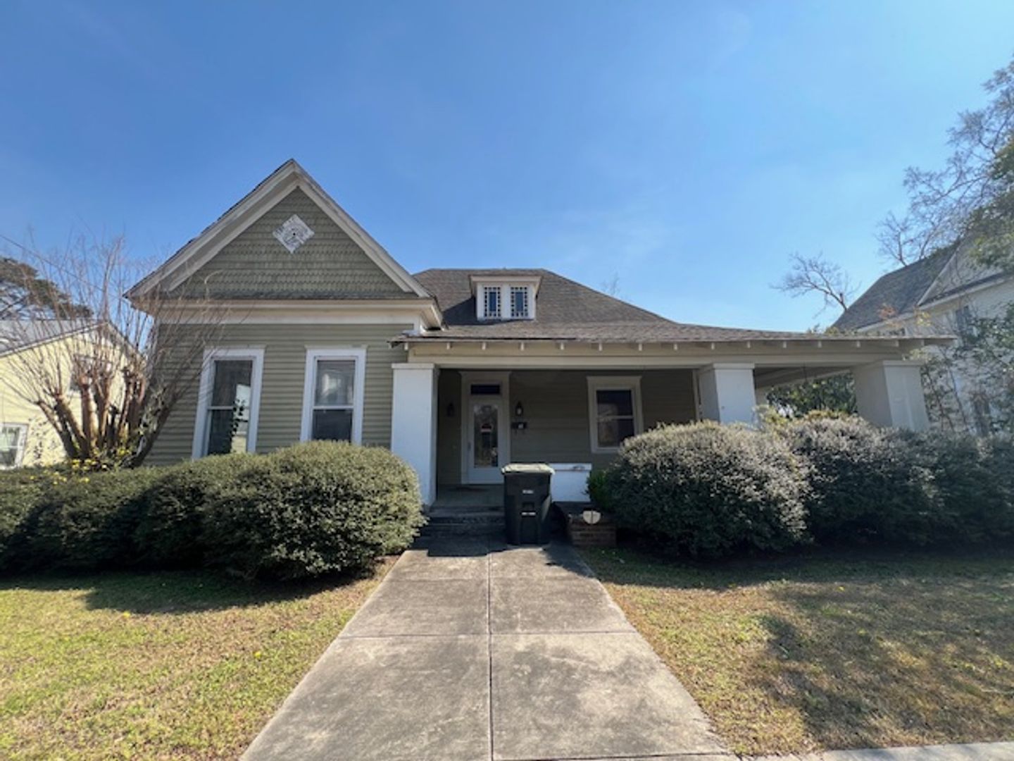 Thomson House: 217 Whiteoak Street