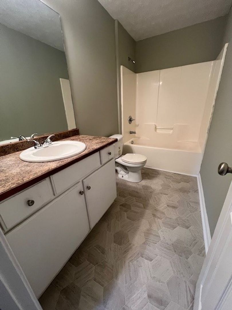 1243 Northview Ext. 8 of 11