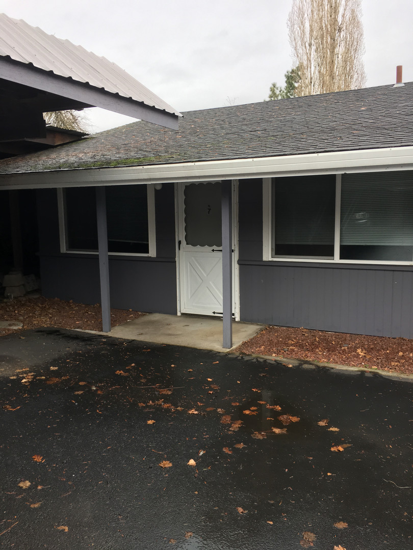 Forest Grove Apartment: 2336 A St.