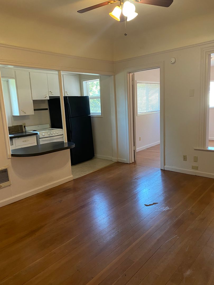 Forest Grove Apartment: 2332 A St