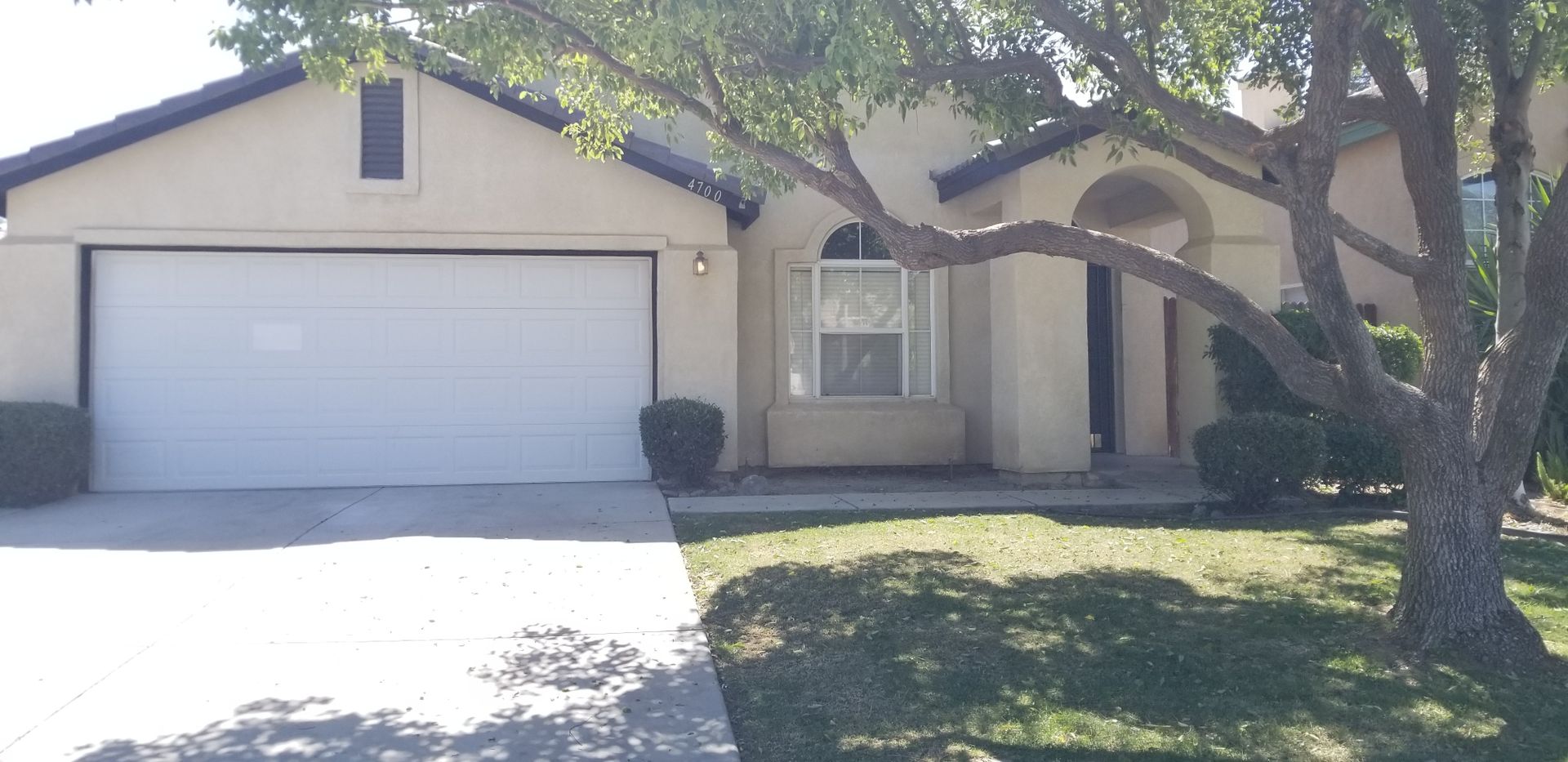 Bakersfield House: 4700 Betony Dr