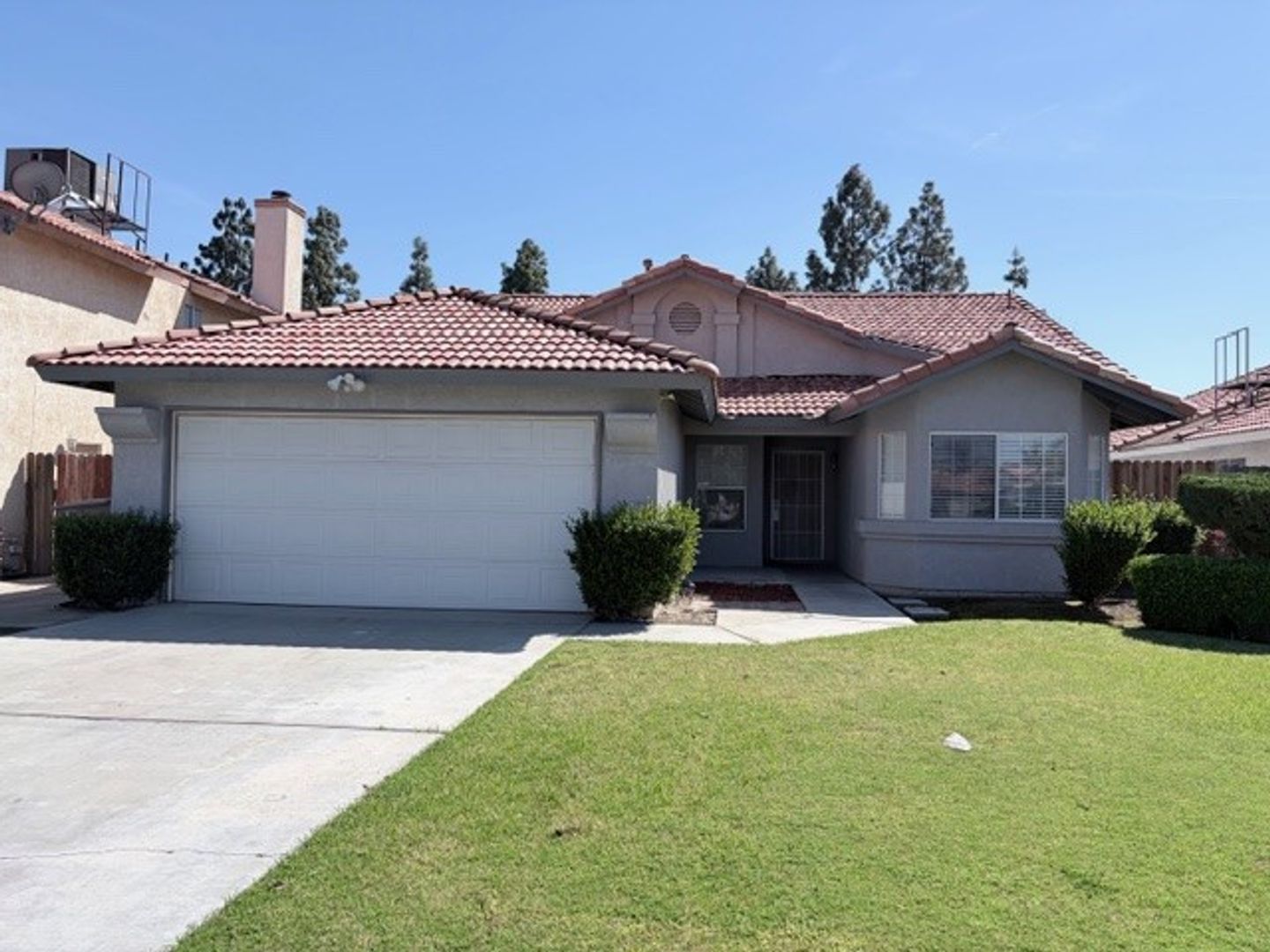 Bakersfield House: 7625 Canyon Clover Dr