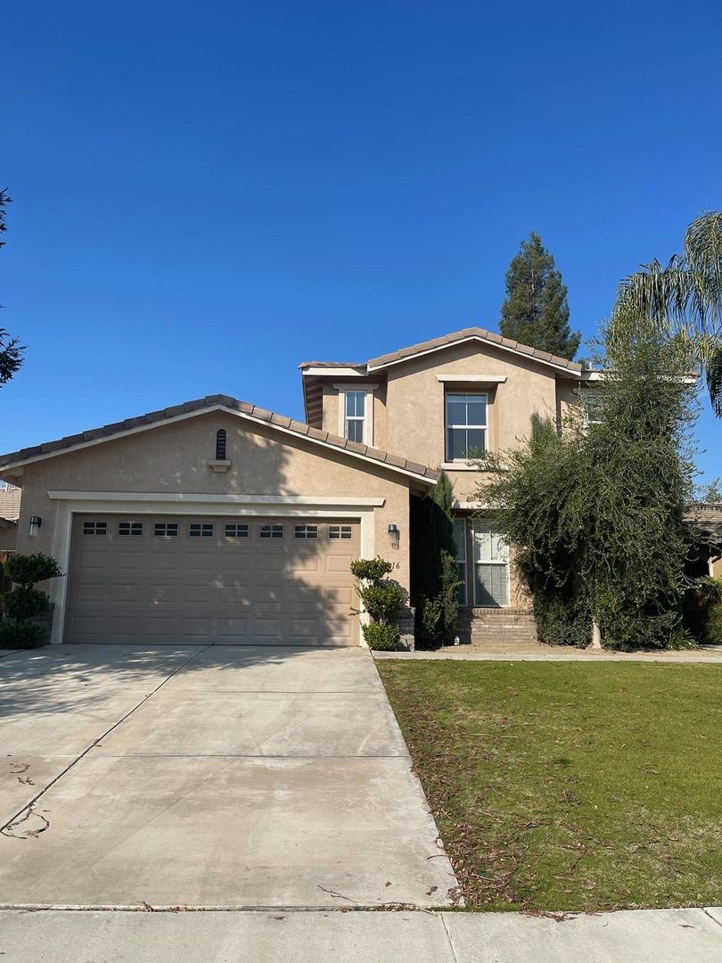 Bakersfield House: 11916 Grecian Laurel Dr