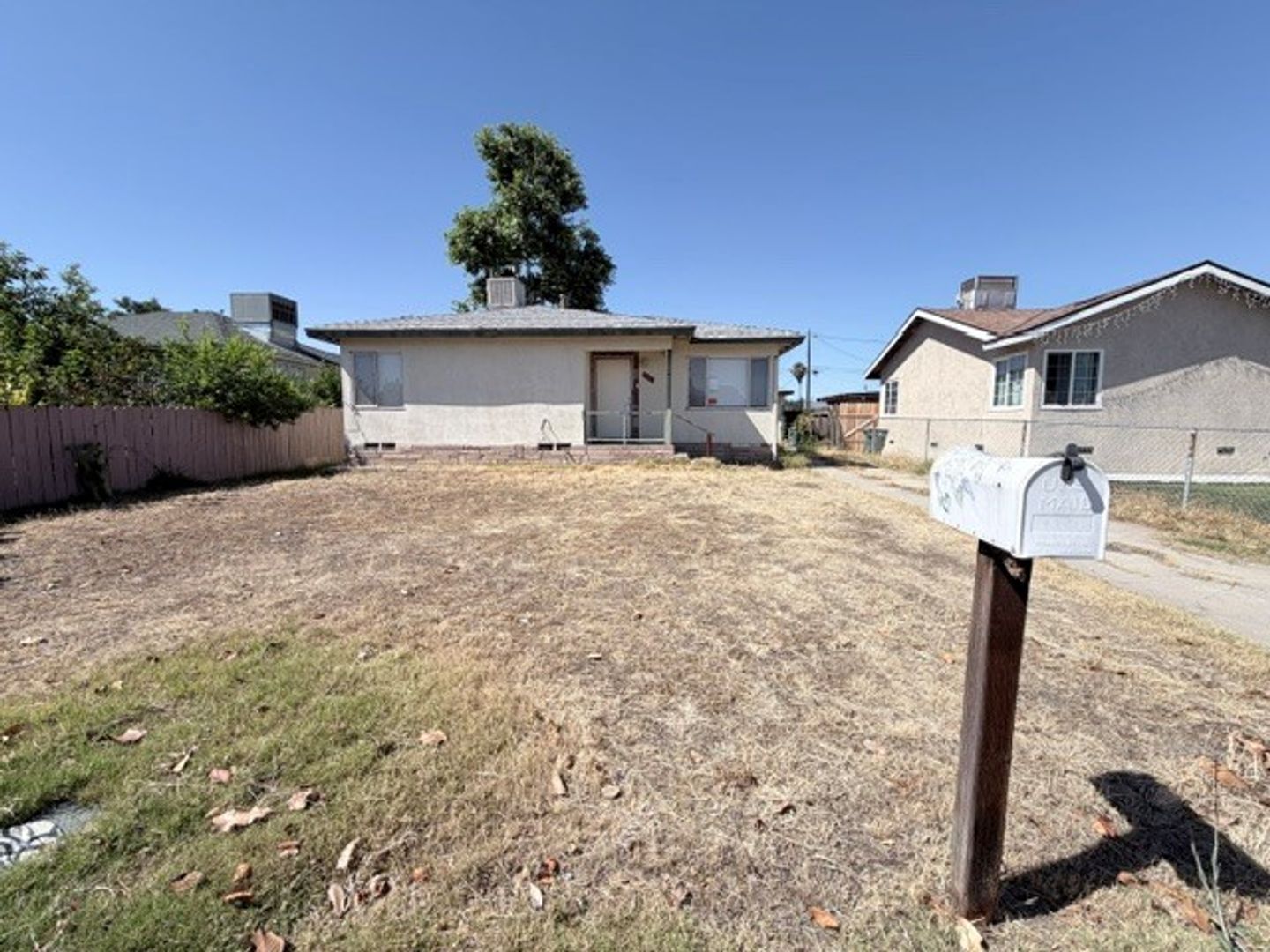 Bakersfield House: 1414 Eureka St.