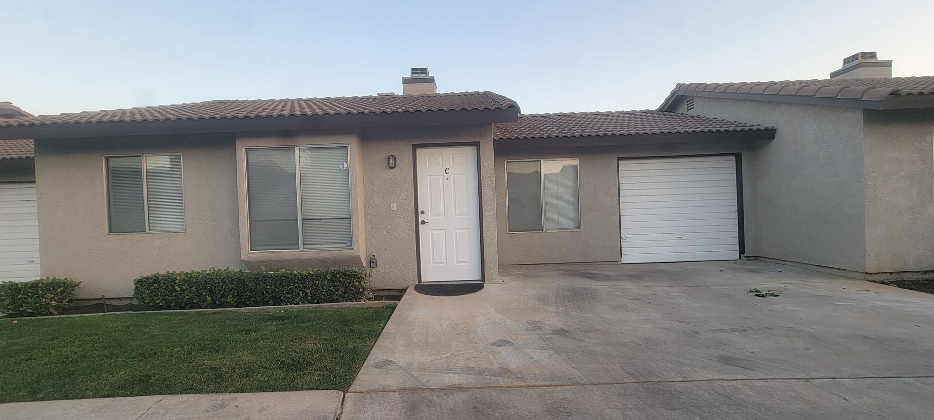 Bakersfield Apartment: 3200 Brookside Dr