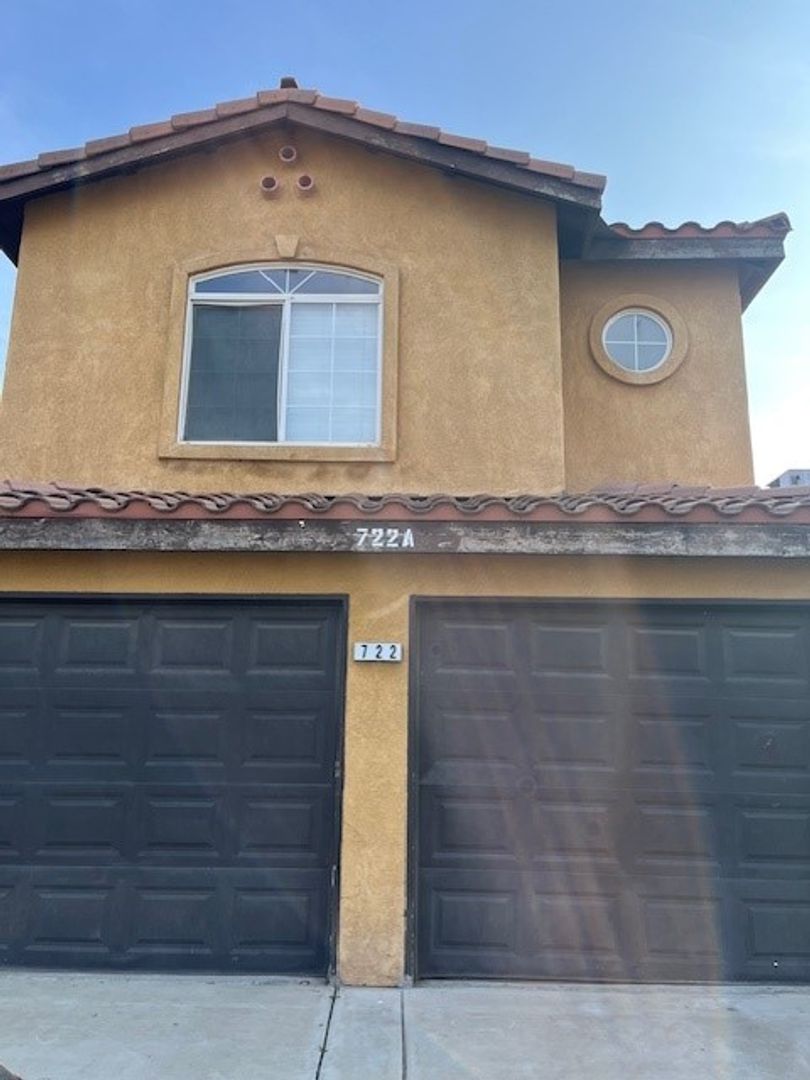 Bakersfield Apartment: 726 K St. A & B