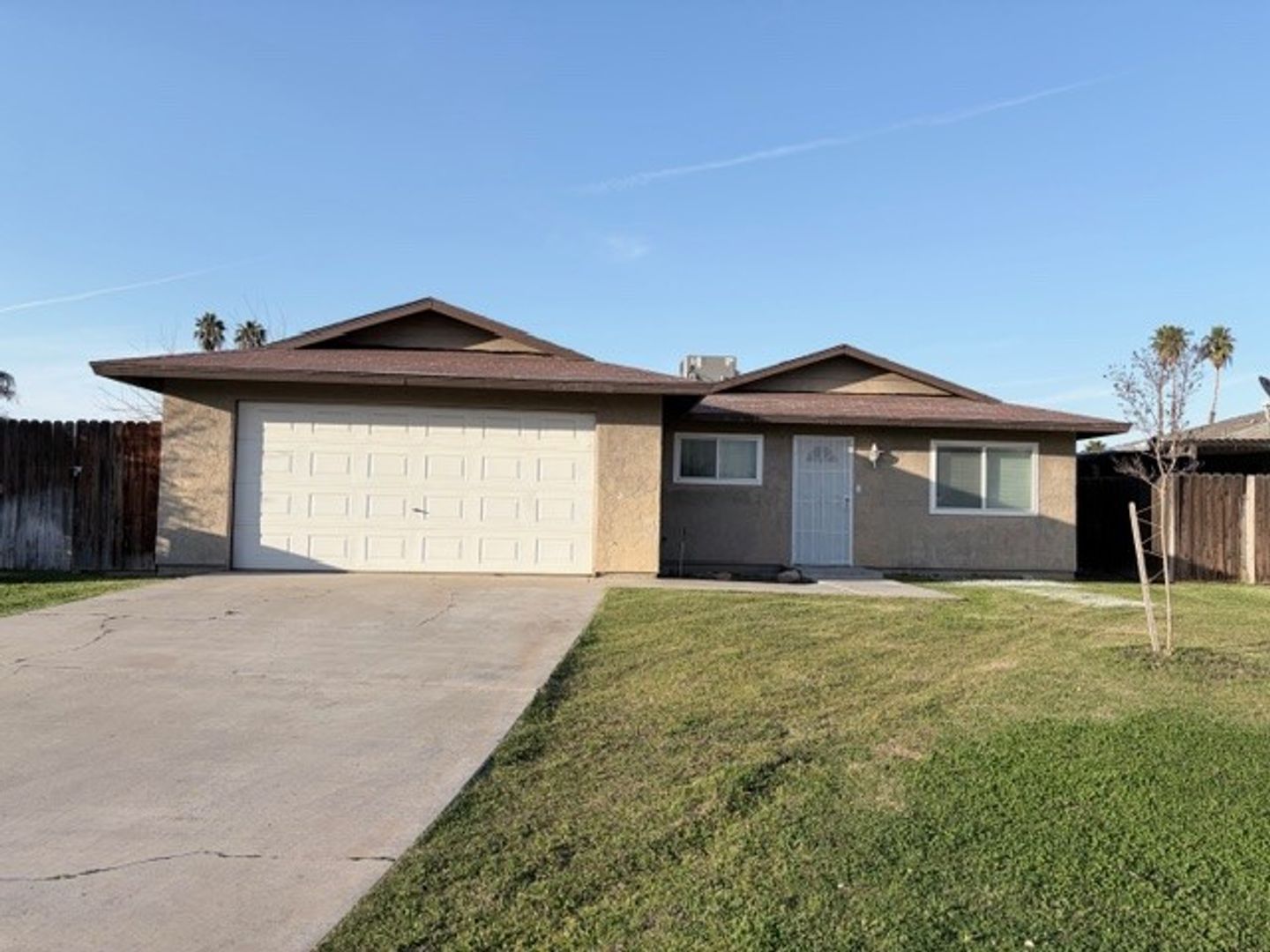 Bakersfield House: 5212 Thyme St