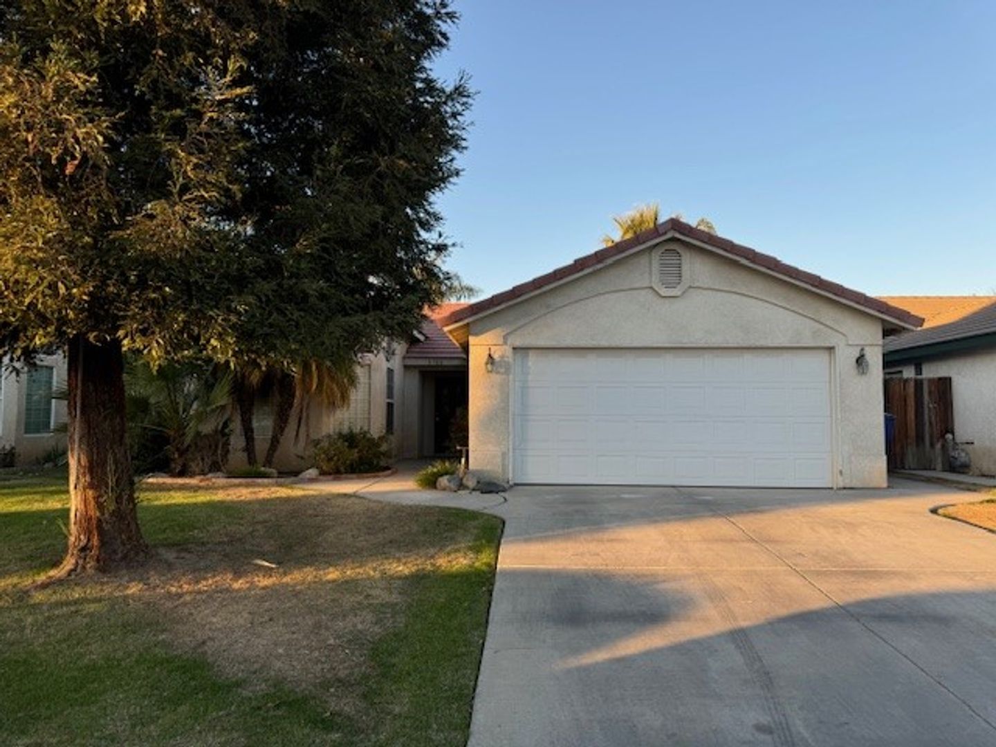 Bakersfield House: 8706 Hoodsport Ave