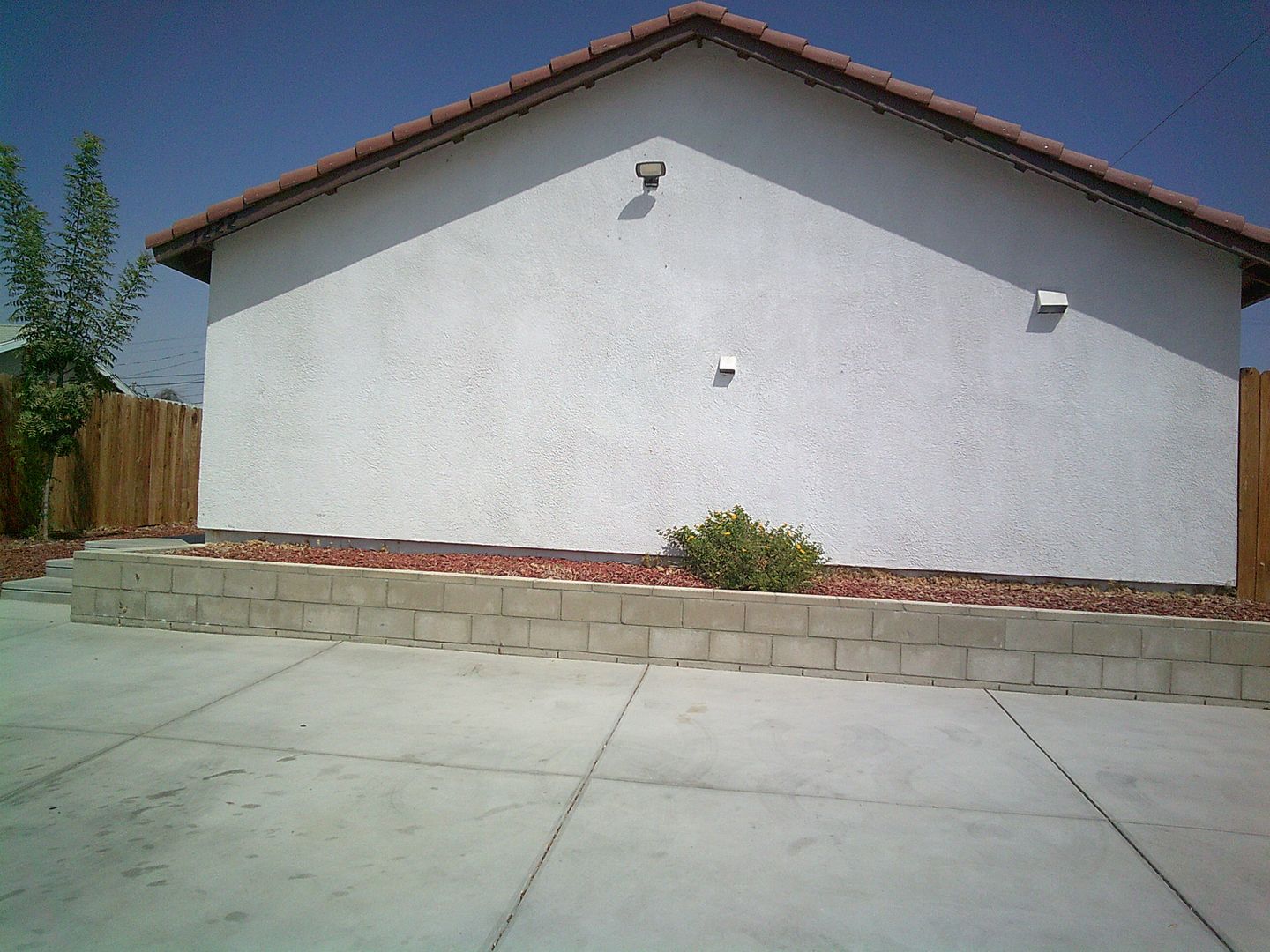 Bakersfield Apartment: 1222 Jeffrey St