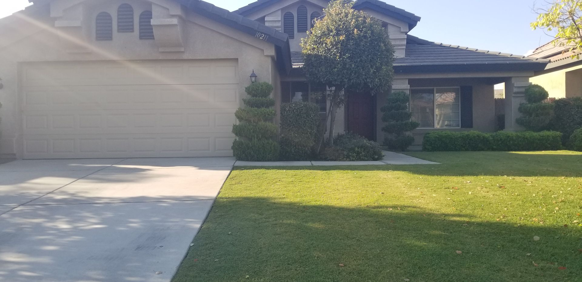 Bakersfield House: 10211 Lanesborough Ave