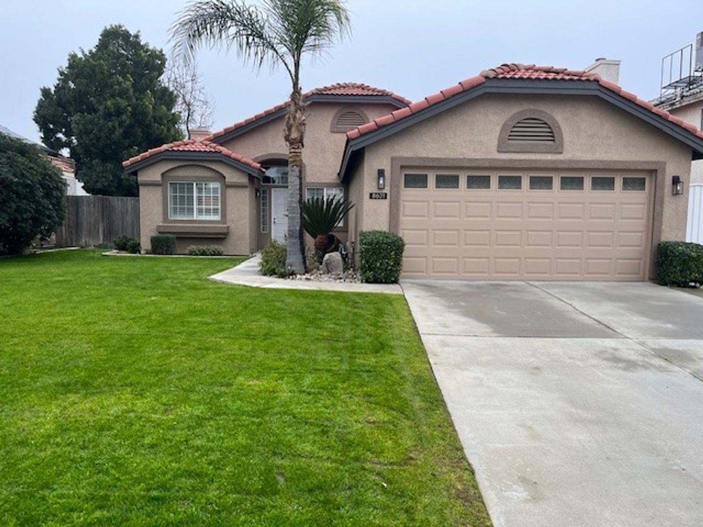 Bakersfield House: 8621 Willow Spring Ct