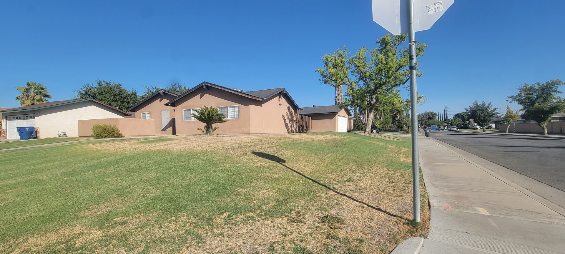 Bakersfield House: 3512 S. Halfmoon Dr