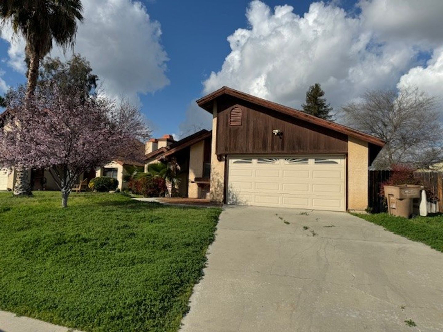 Bakersfield House: 3512 Snowflake Ct