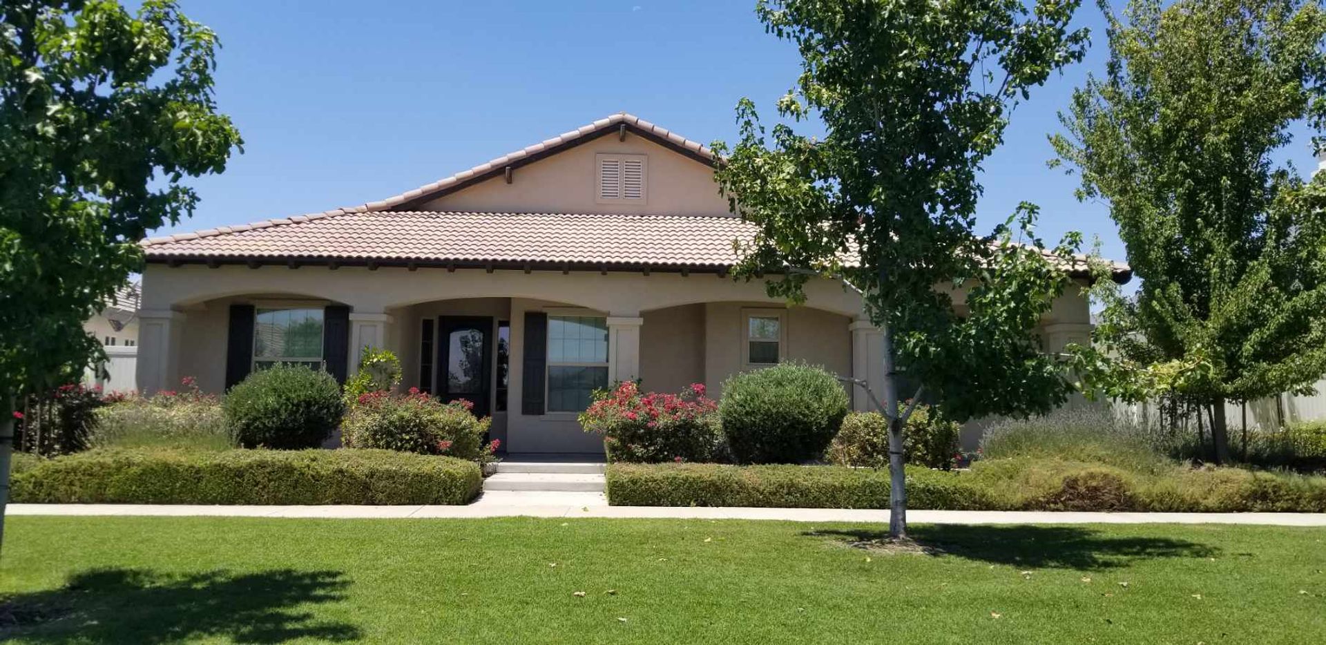 Bakersfield House: 3005 Oakley St