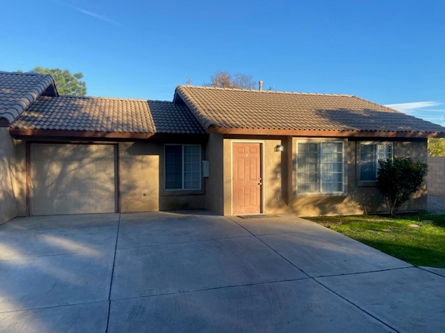 Bakersfield Apartment: 8135 Whitewater Dr 5630