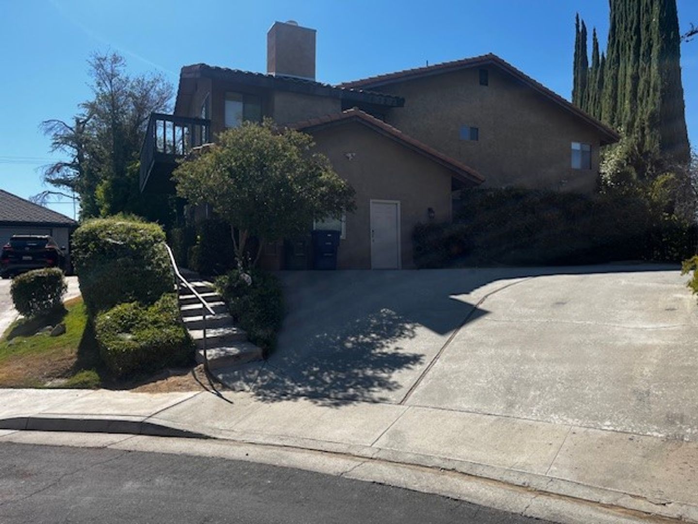 Bakersfield House: 3428 Eastview Ct.