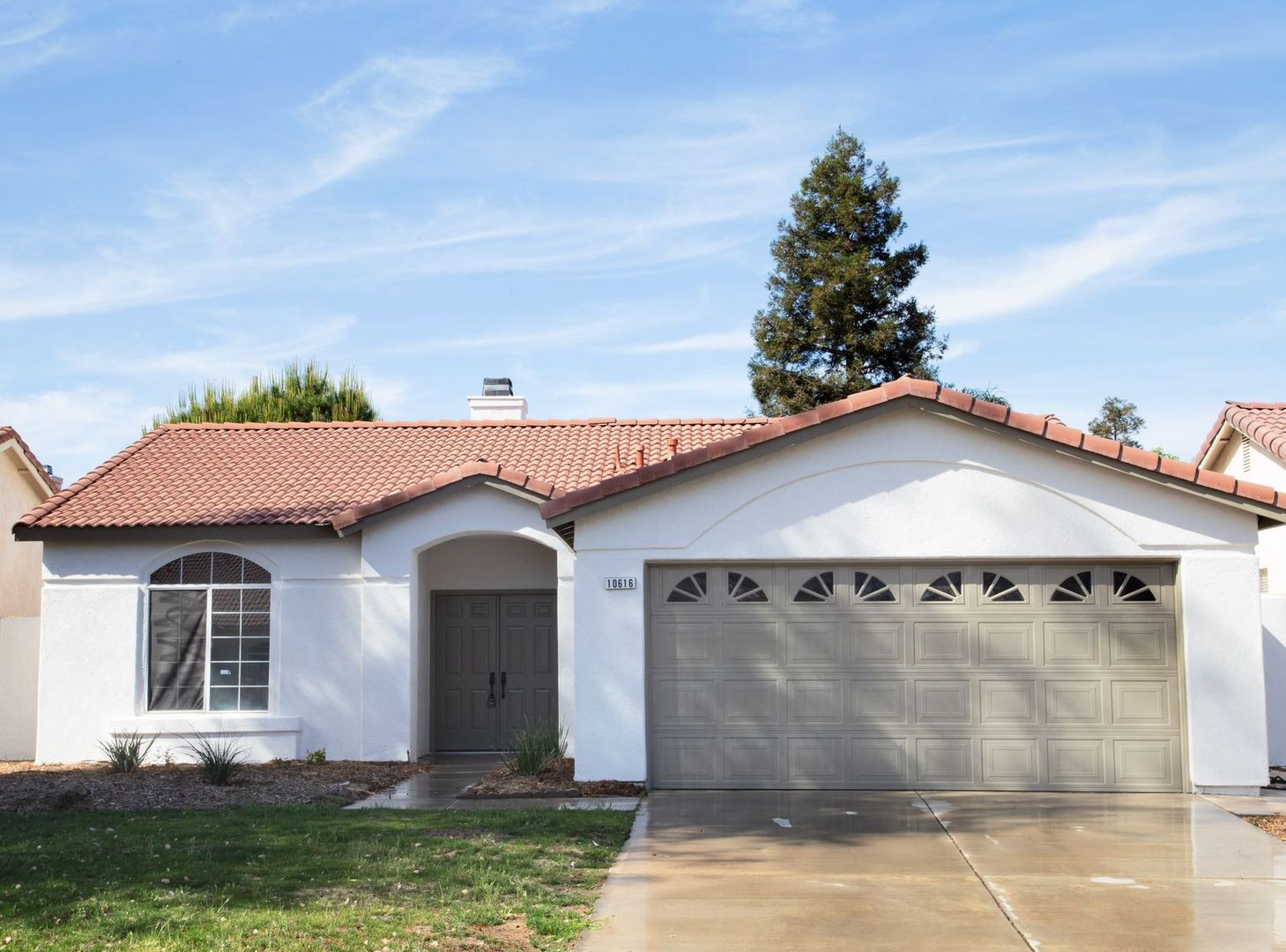 Bakersfield House: 10616 Petalo Drive