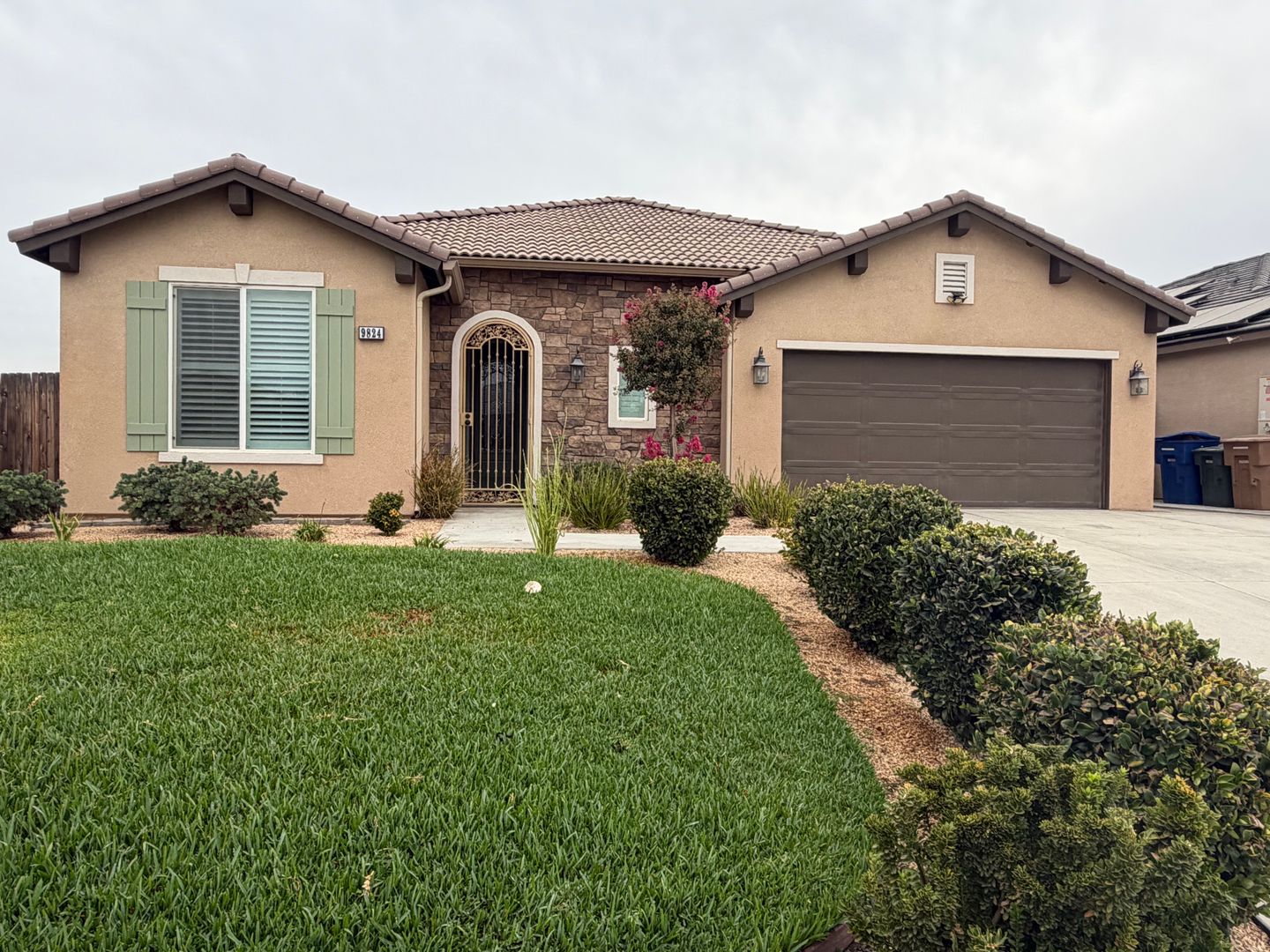 Bakersfield House: 9824 Fort Sanders Ave