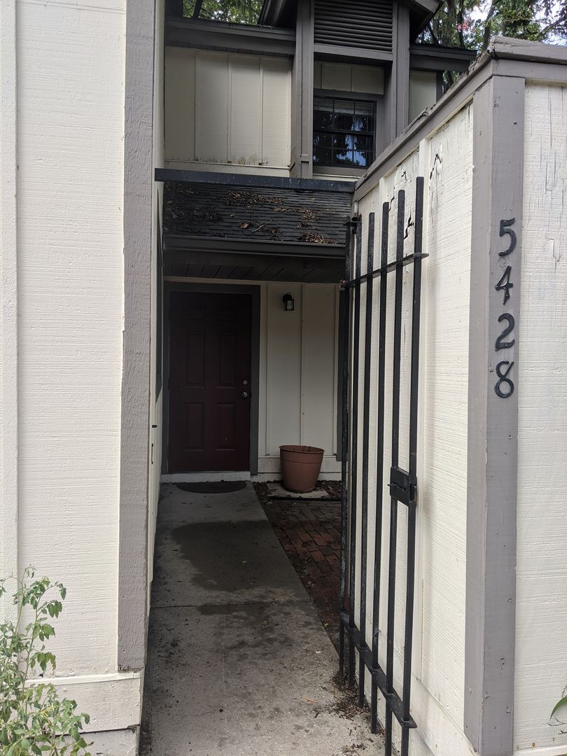 Gainesville House: 5428 SW 4th Place