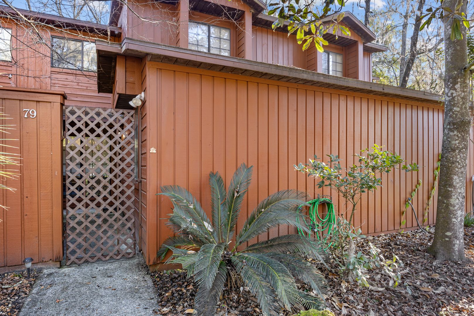 Gainesville House: 900 SW 62nd Blvd L79