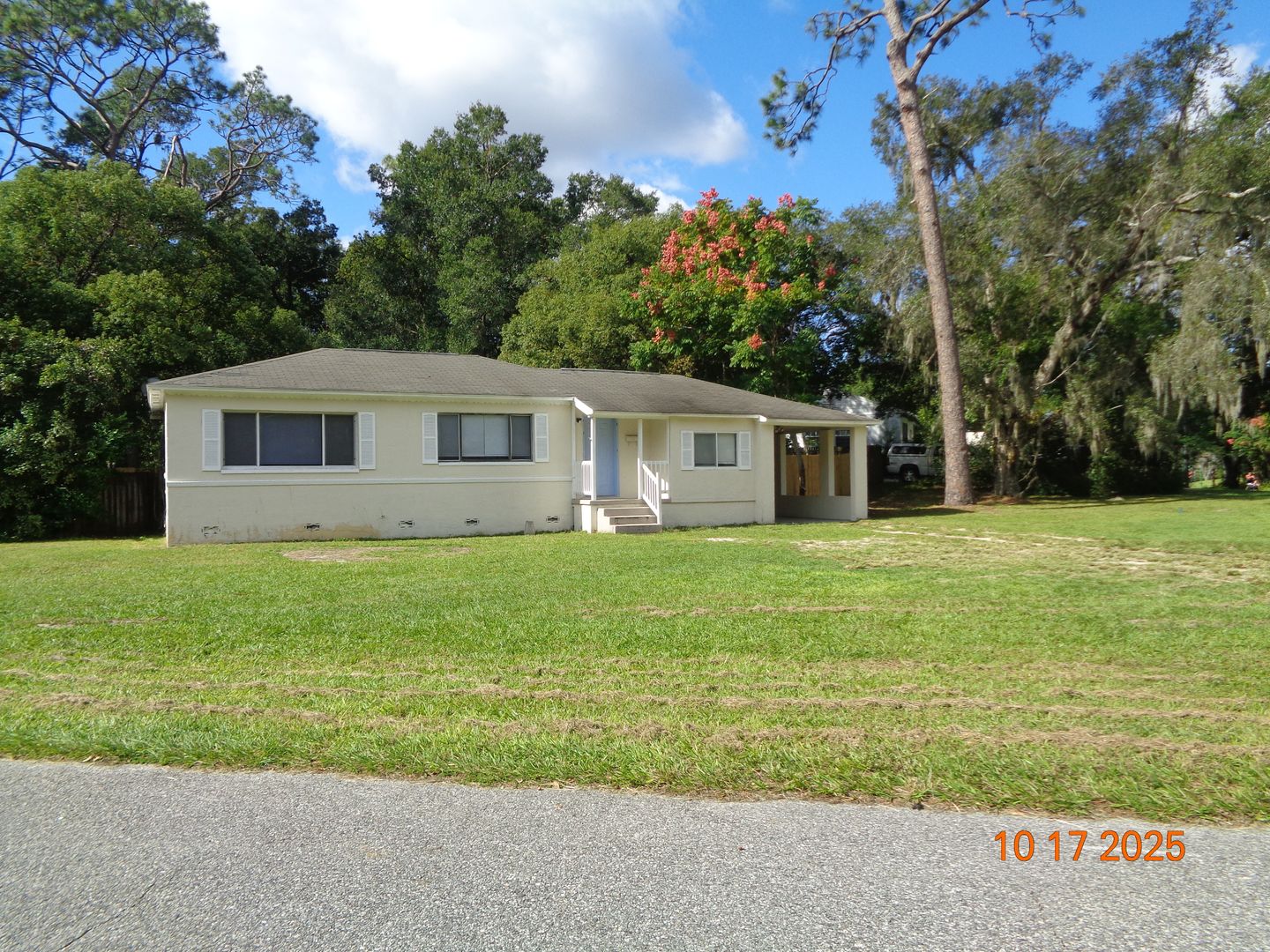 Deland House: 506 E Pennsylvania Ave