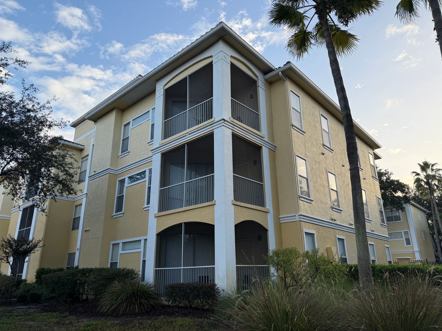 Maitland Condo: 1100 Lake Shadow Cir
