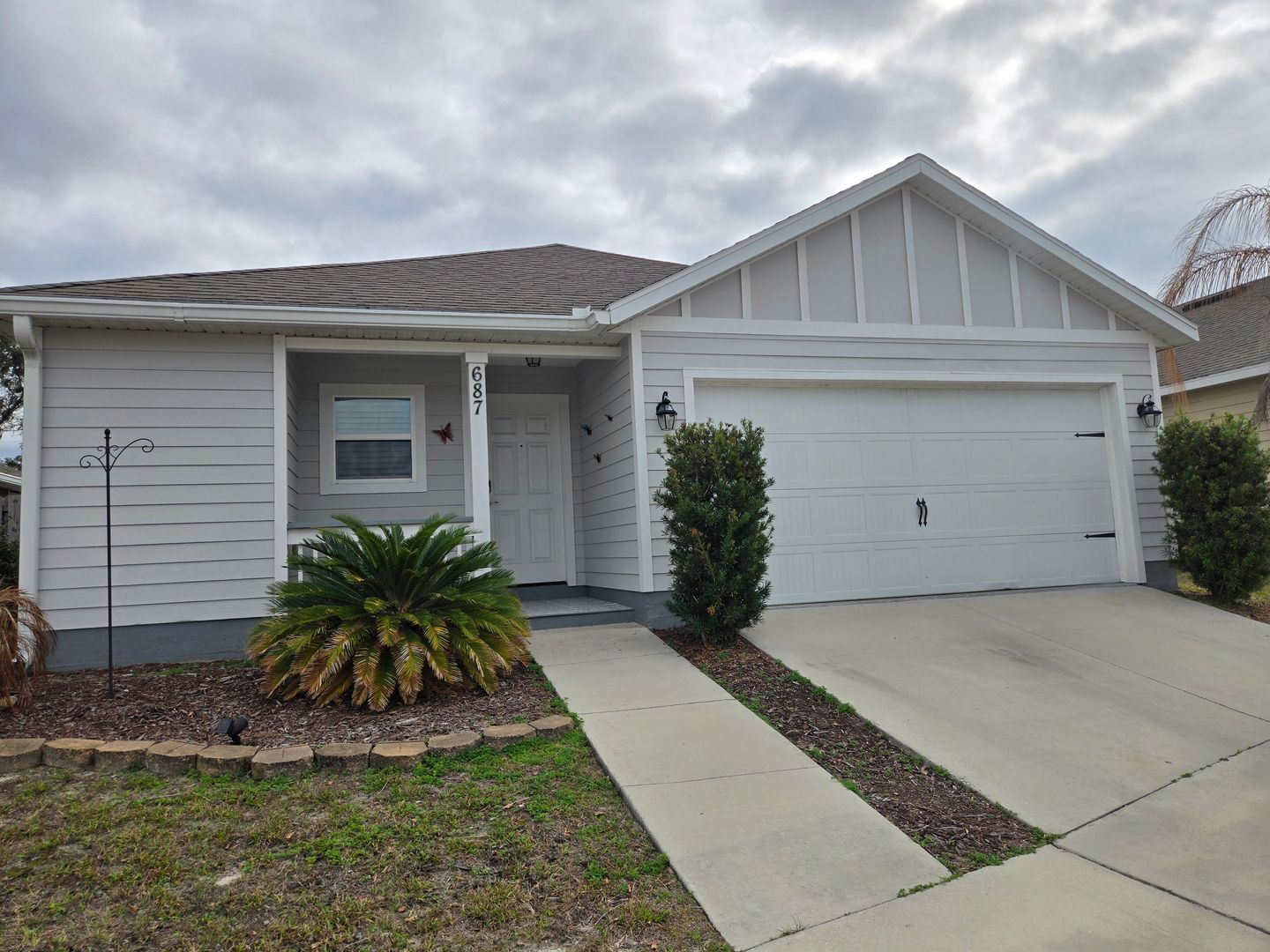 Newberry House: 687 SW 251st Street