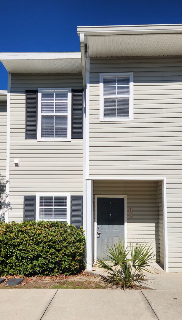 Gainesville Townhome: 4872 NW 42nd Rd #106