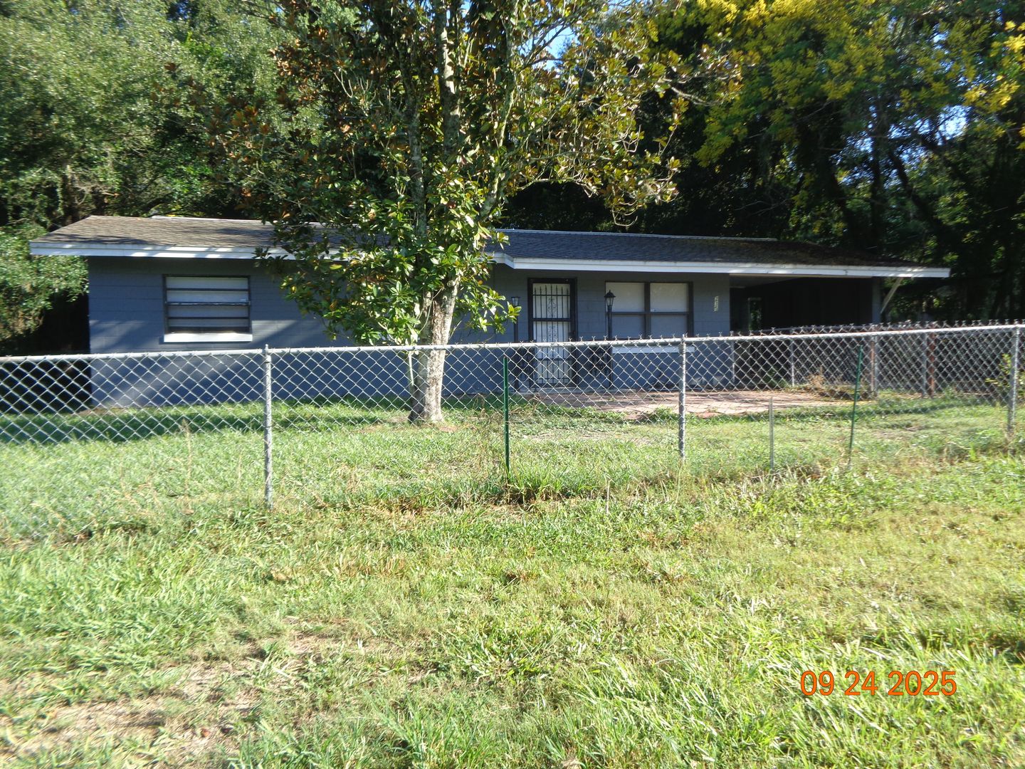 Deland House: 235 Lake Gertie Road