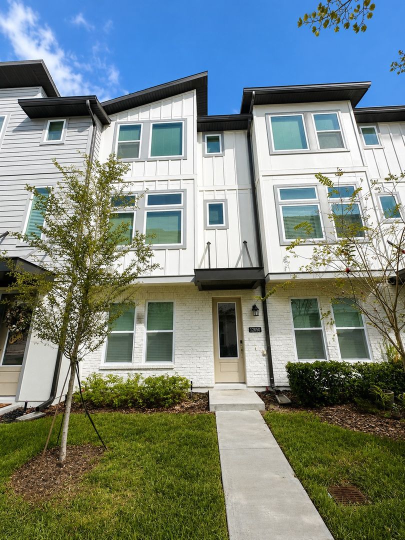 Orlando Townhome: 12850 Gabor Ave