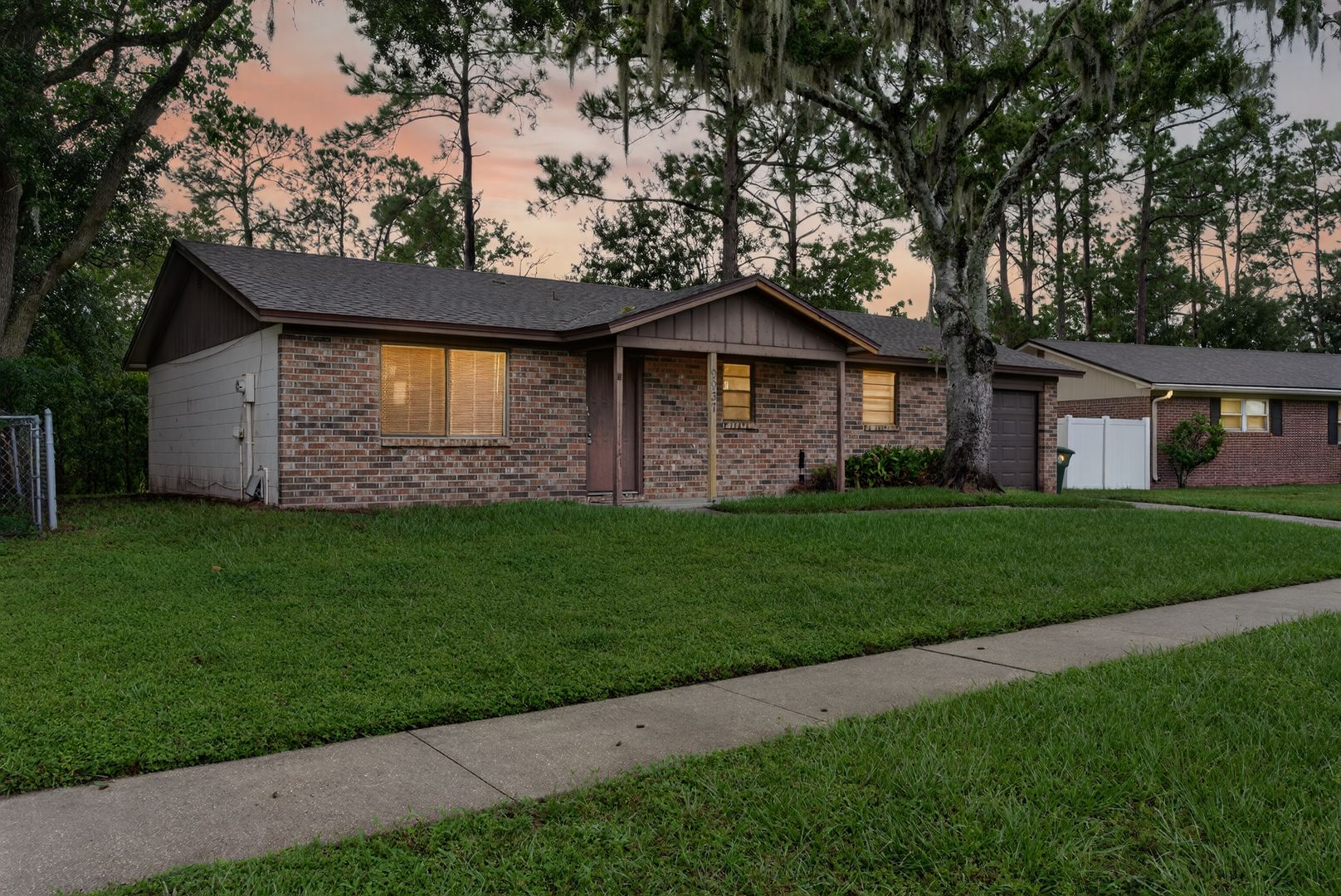 Jacksonville House: 9937 Moss Side Lane