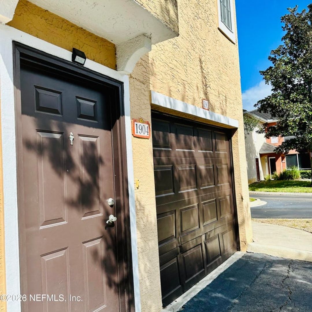 Jacksonville Condo: 10075 Gate Pkwy N #1904