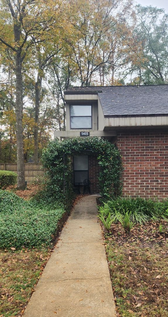 Gainesville House: 5405 NW 33rd Place