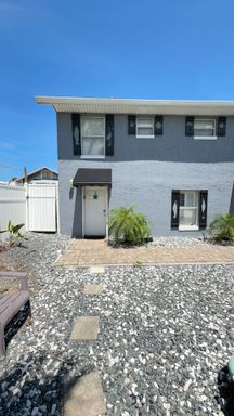 Fully Furnished One Bedroom Long Term Beach Apartment for Rent