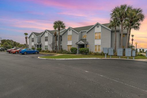 Waterfront condo – photo 1