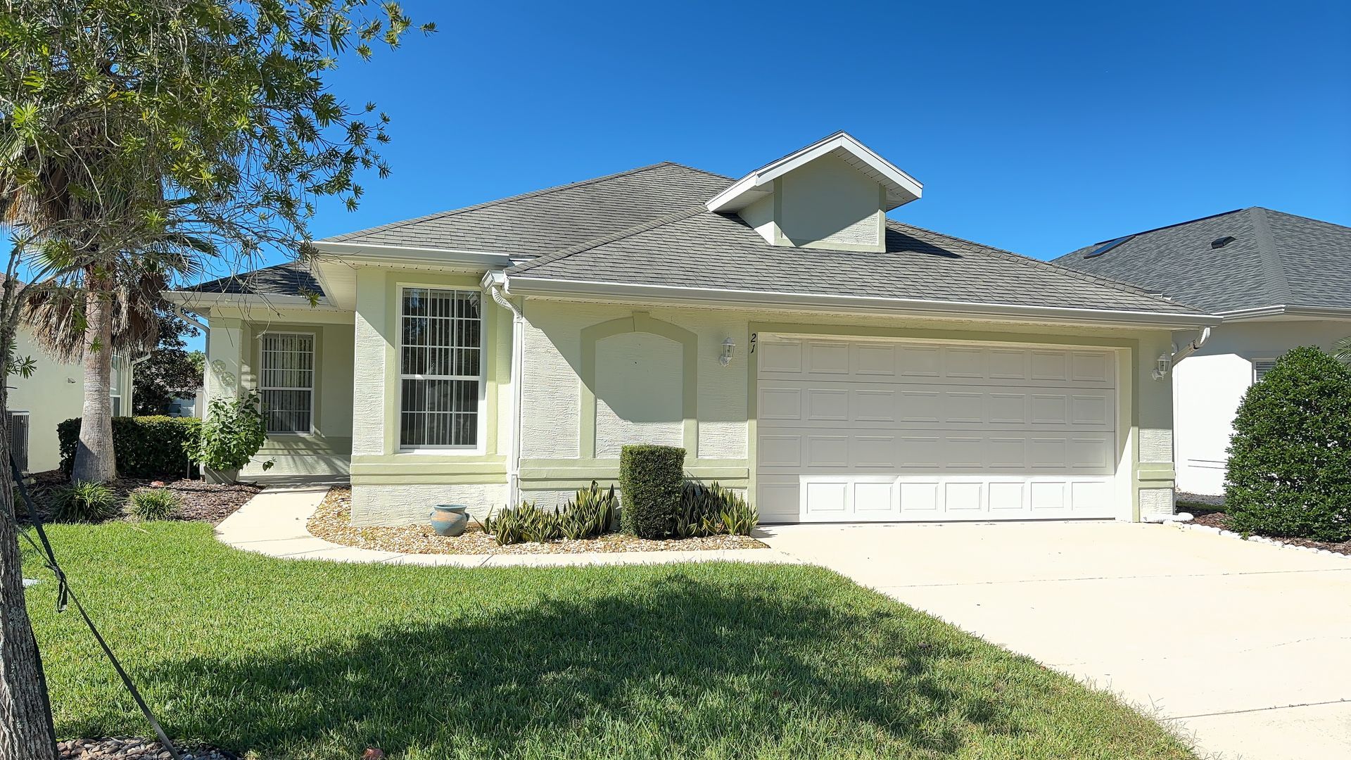 Palm Coast House: 21 Raintree Circle